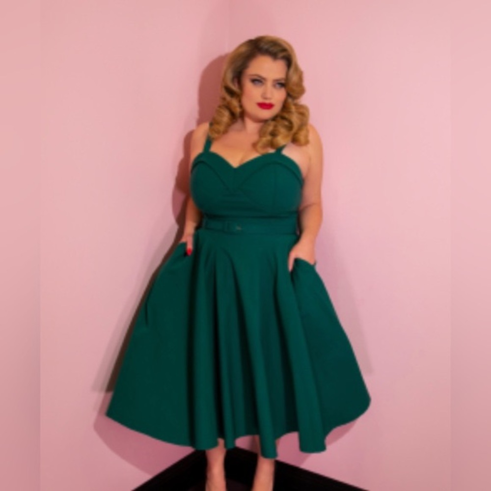 Vixen by Micheline Pitt Green Maneater Swing EUC